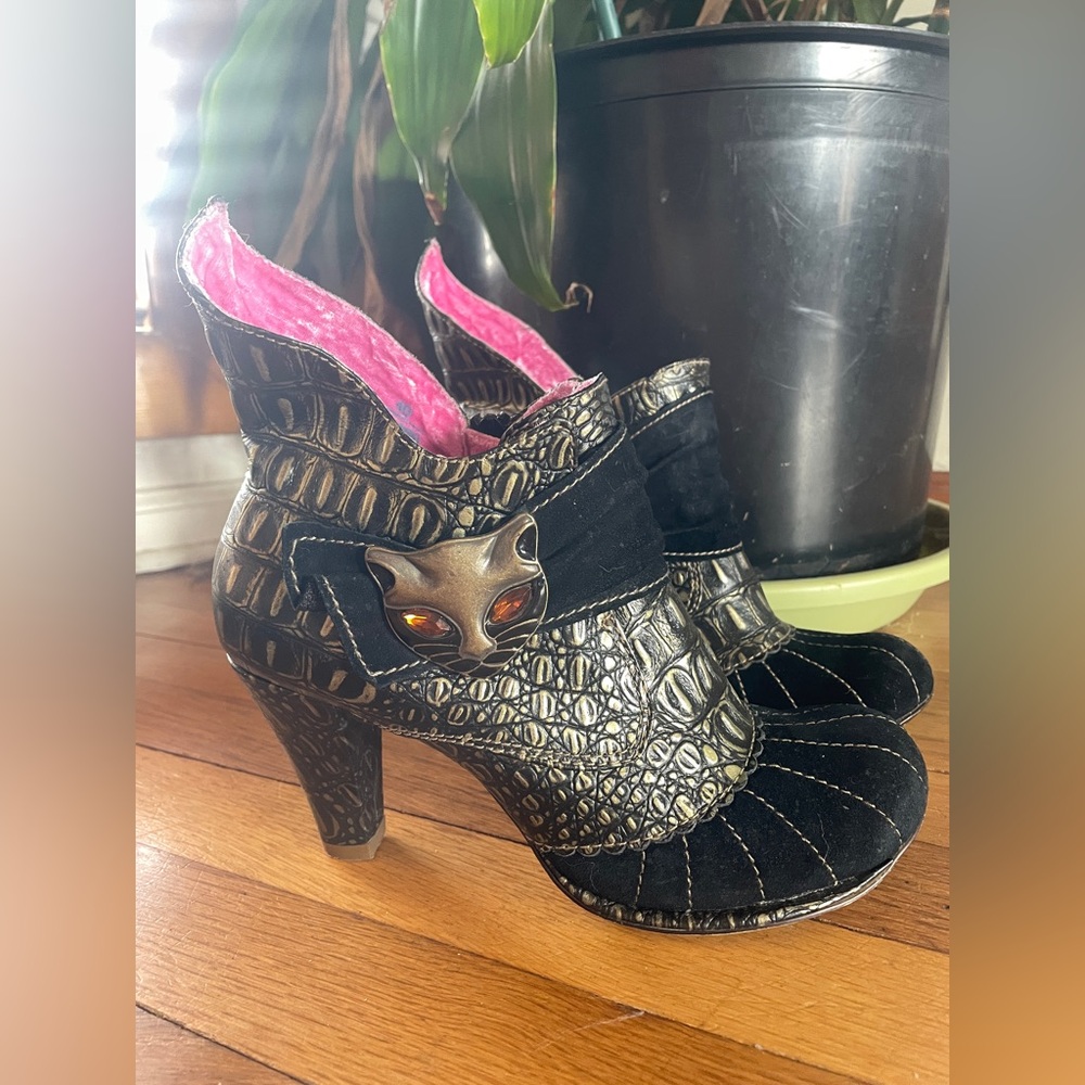 🖤 Irregular Choice Miaow Ankle Boots/Heels w Cat Brooch in Black & Crocodile🔥